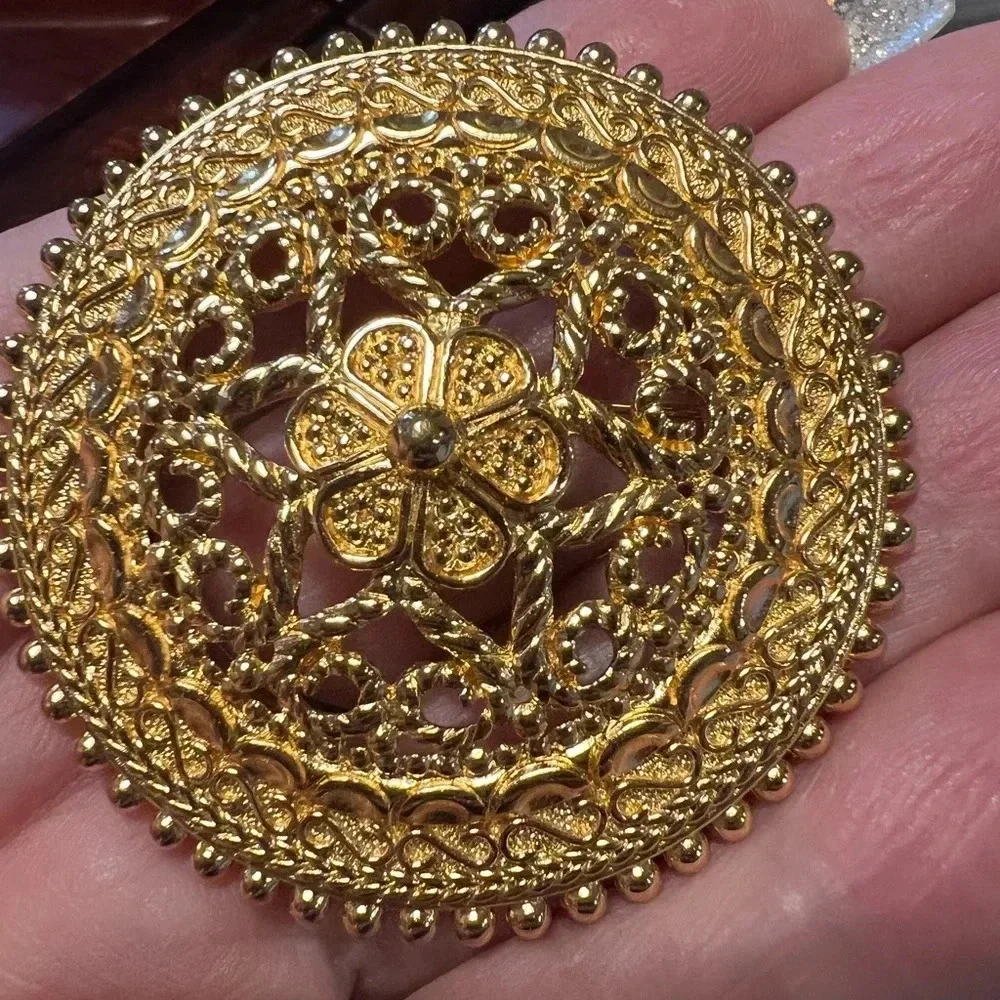Vintage Christian Dior Gold Filigree Floral Brooch – Intricate Floral Design